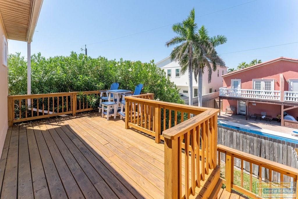 122 E Acapulco St. # A