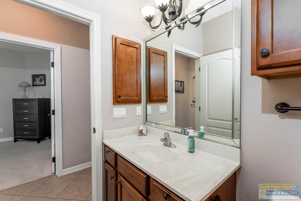 5 Valdarama Dr