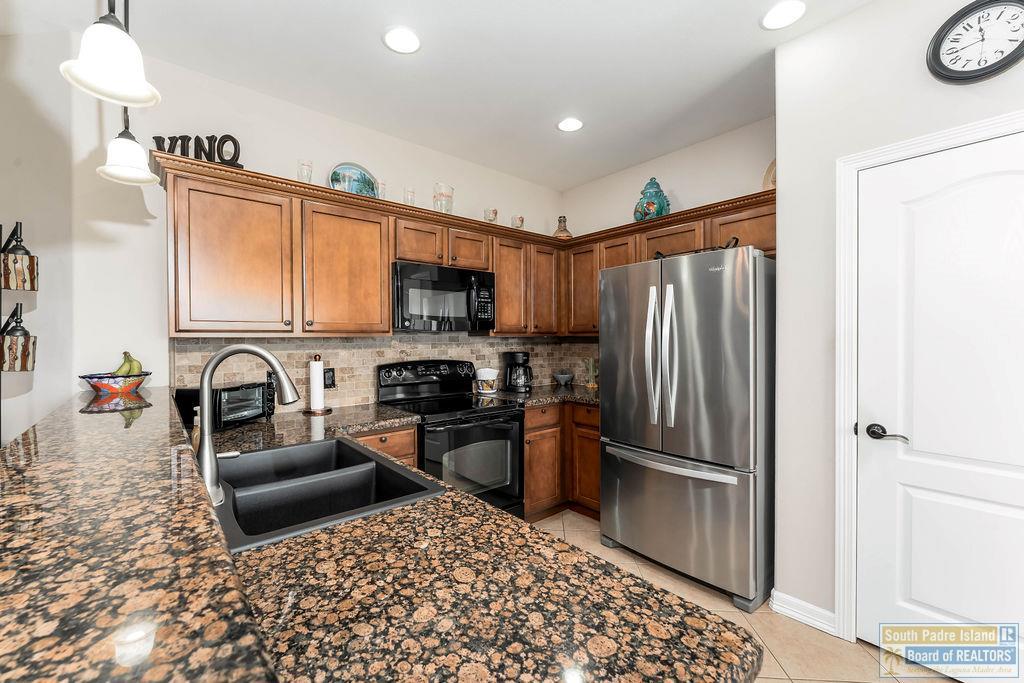 5 Valdarama Dr