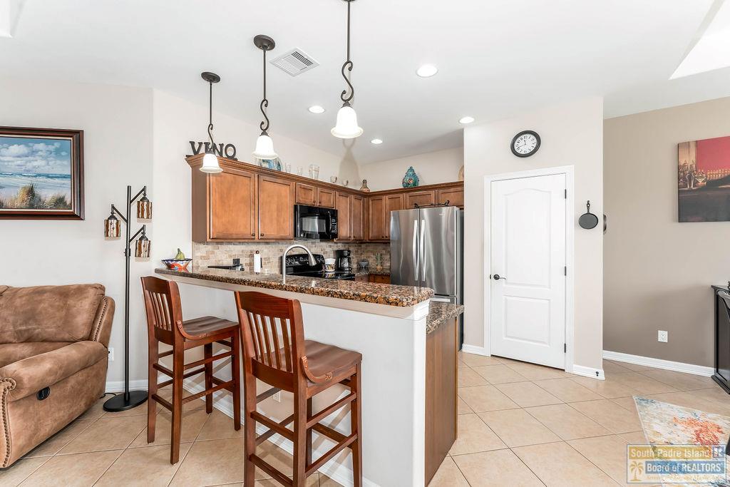 5 Valdarama Dr