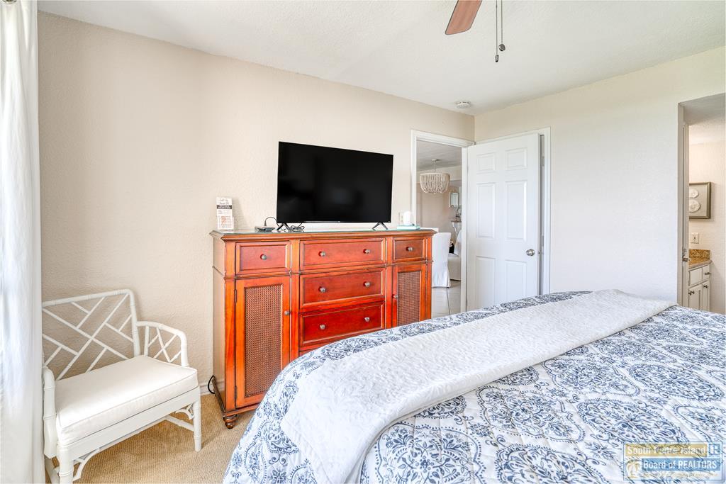 400 Padre Blvd. # 304