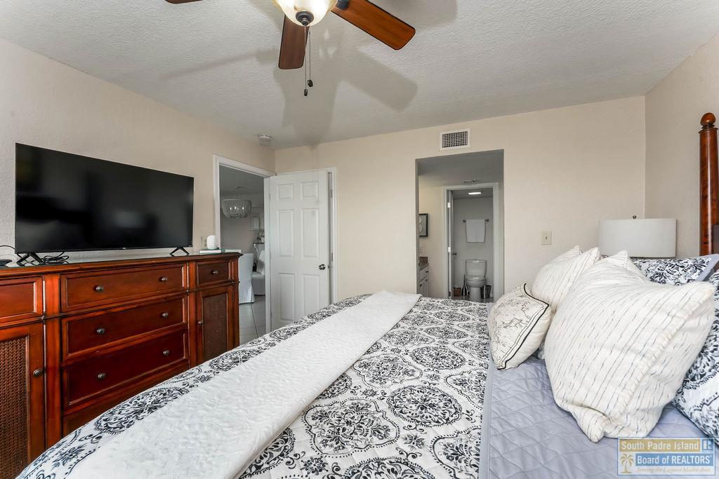 400 Padre Blvd. # 304