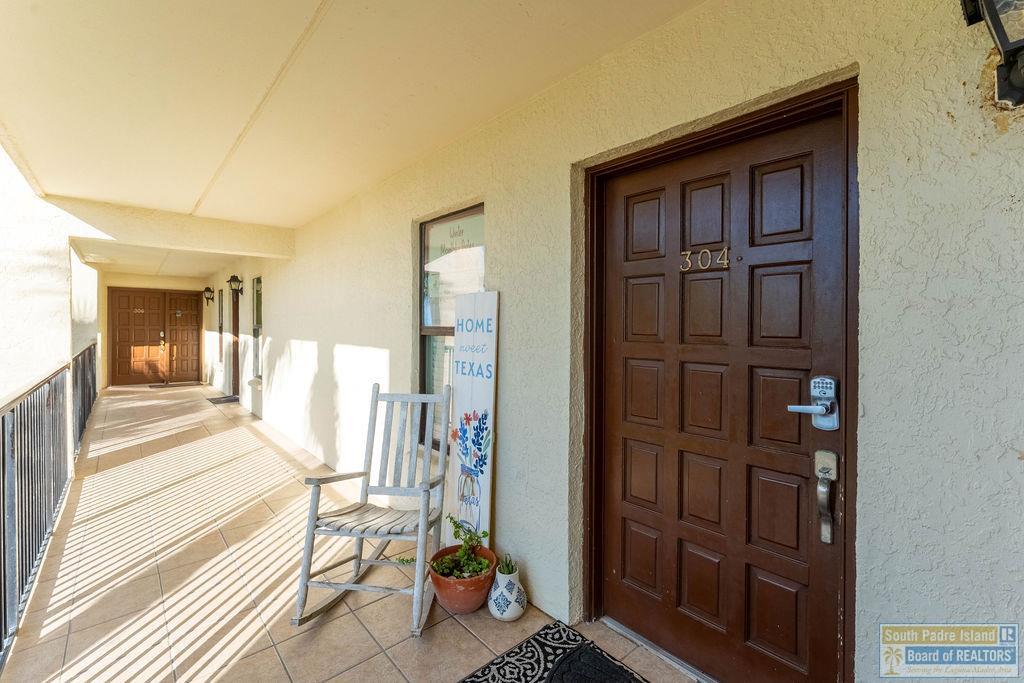 400 Padre Blvd. # 304