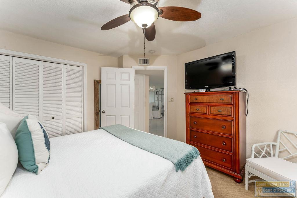 400 Padre Blvd. # 304