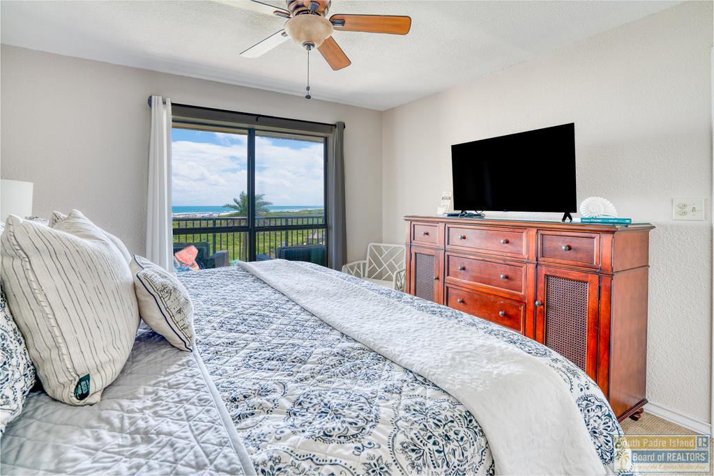 400 Padre Blvd. # 304