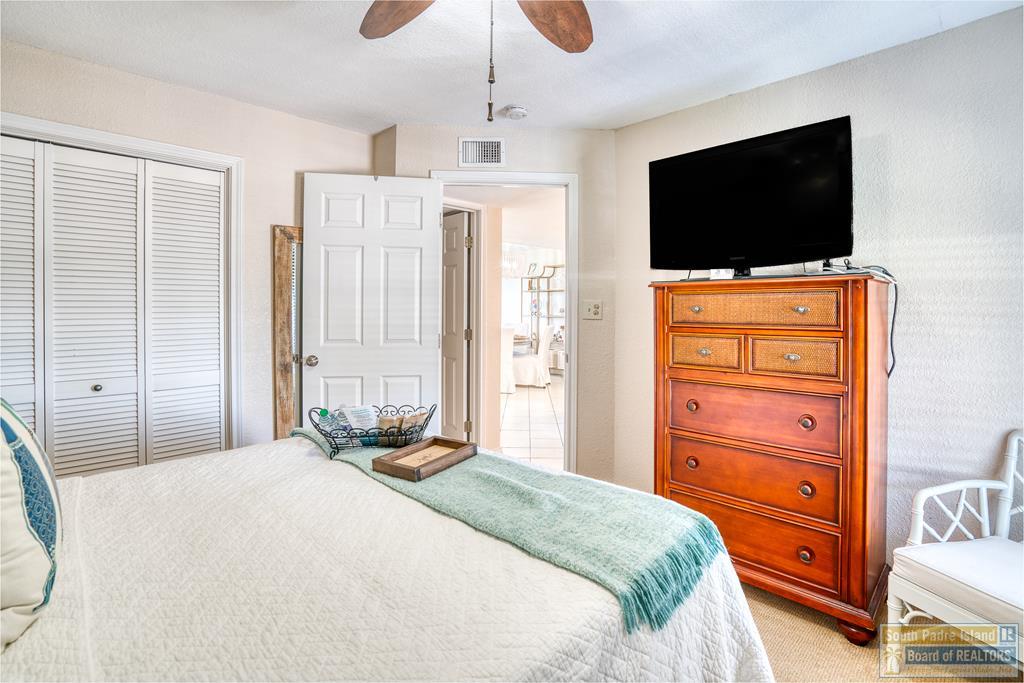 400 Padre Blvd. # 304