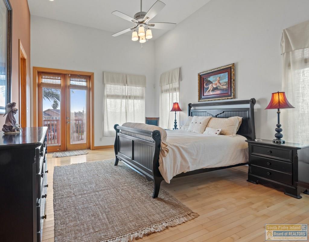 1208 North Shore
