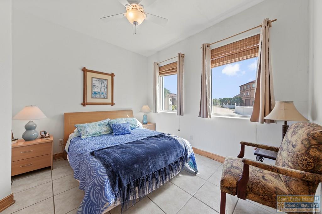 1208 North Shore