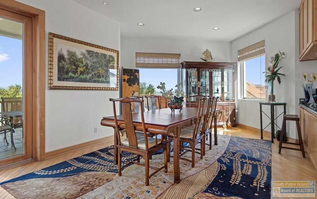 1208 North Shore