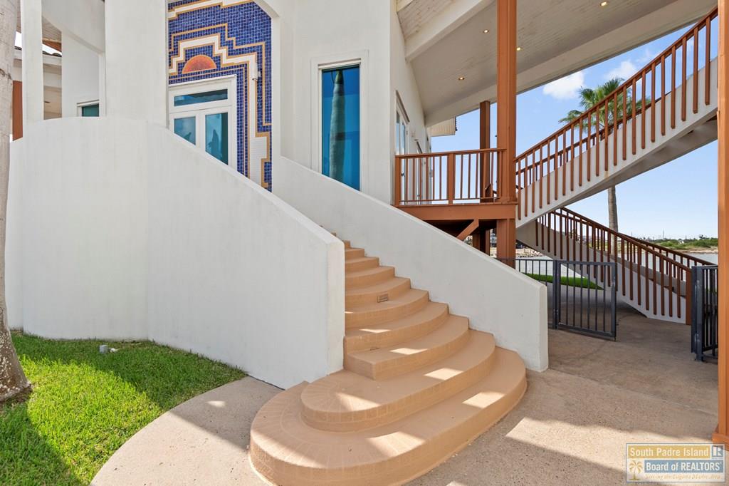 1208 North Shore