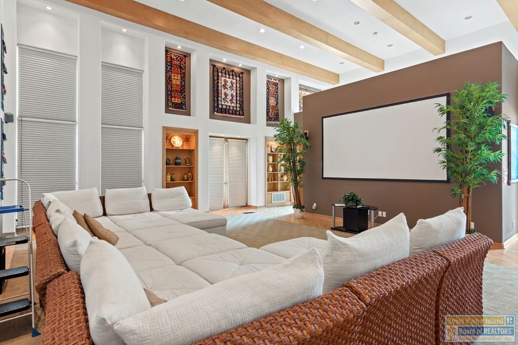 1208 North Shore