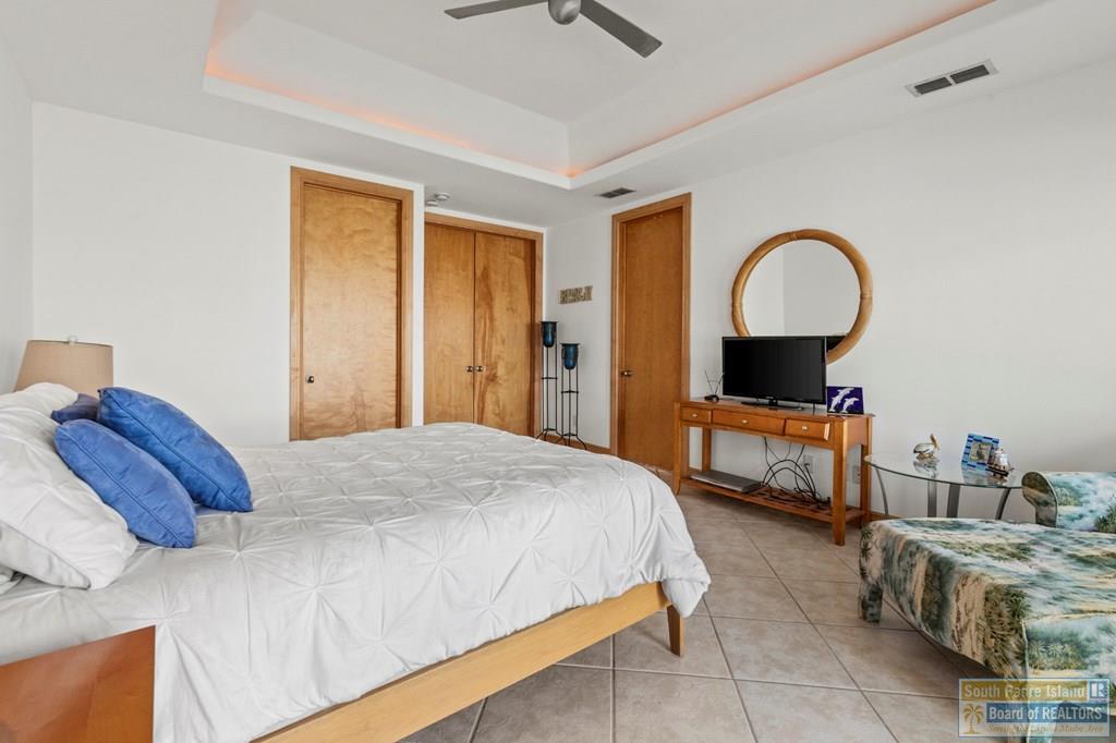 1208 North Shore