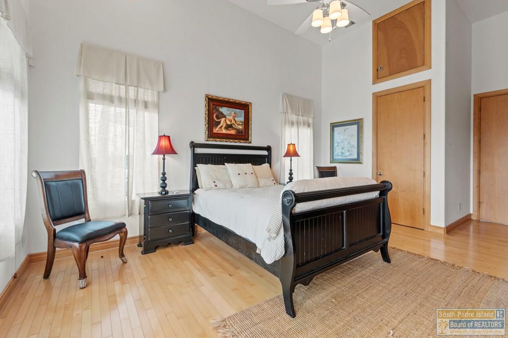 1208 North Shore