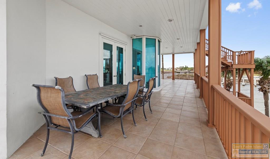 1208 North Shore