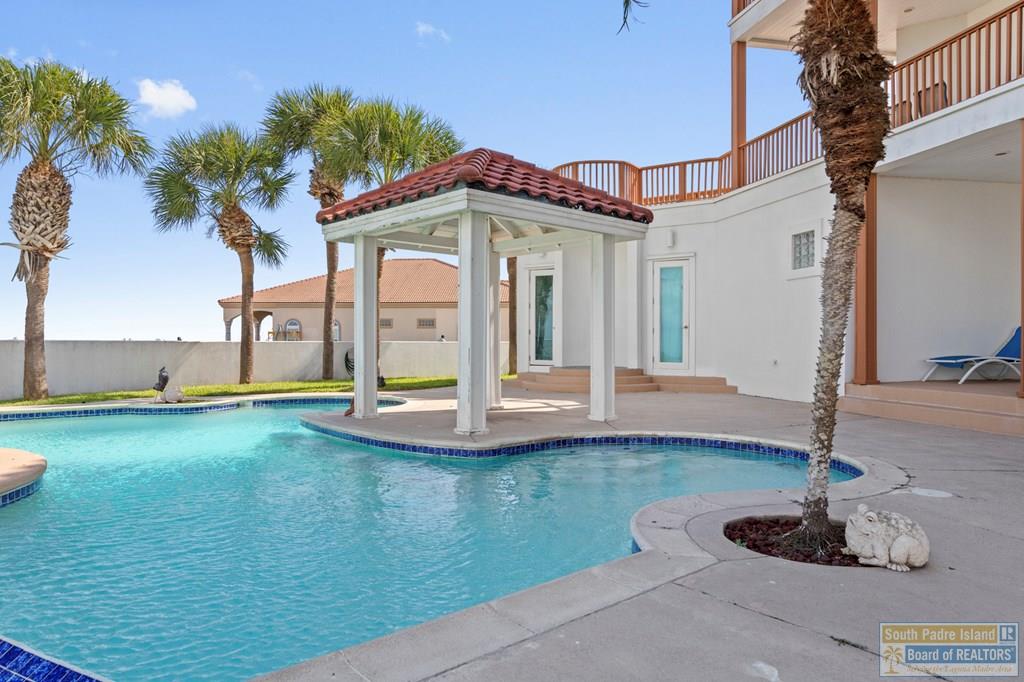 1208 North Shore