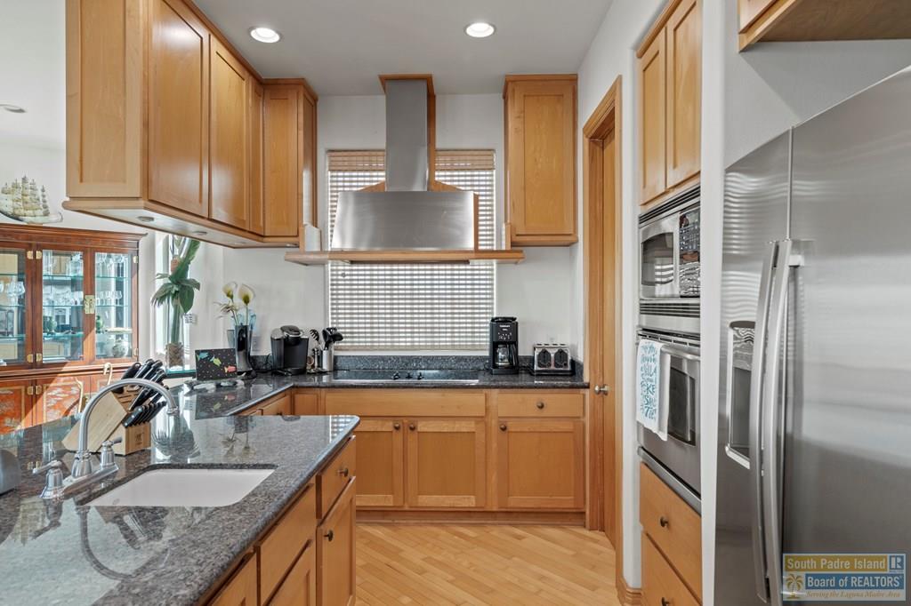 1208 North Shore