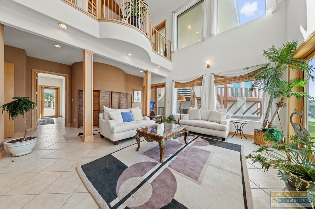 1208 North Shore