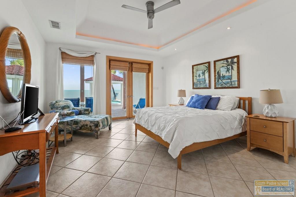 1208 North Shore