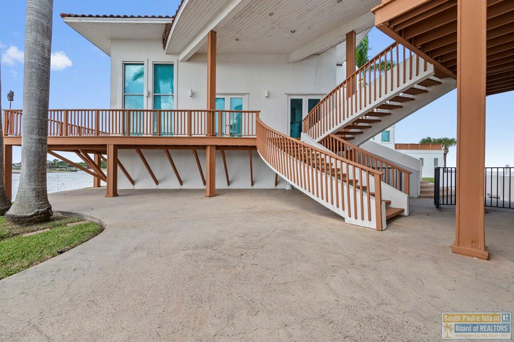 1208 North Shore