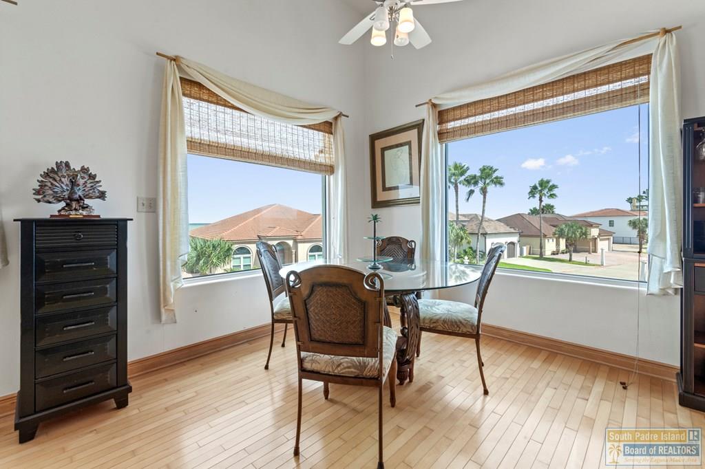 1208 North Shore