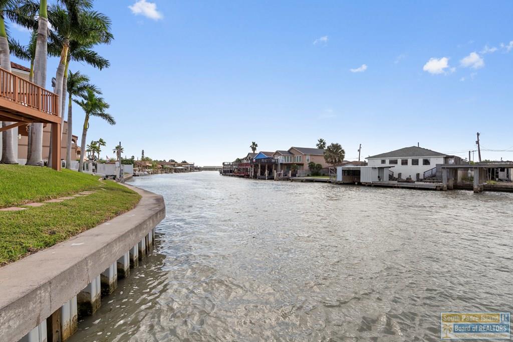 1208 North Shore