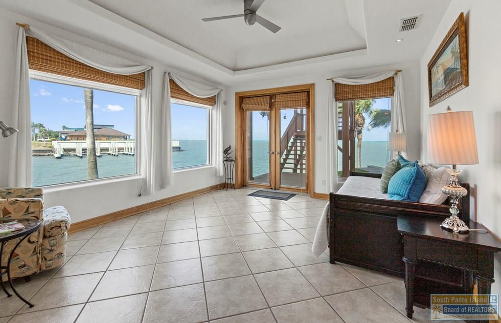 1208 North Shore