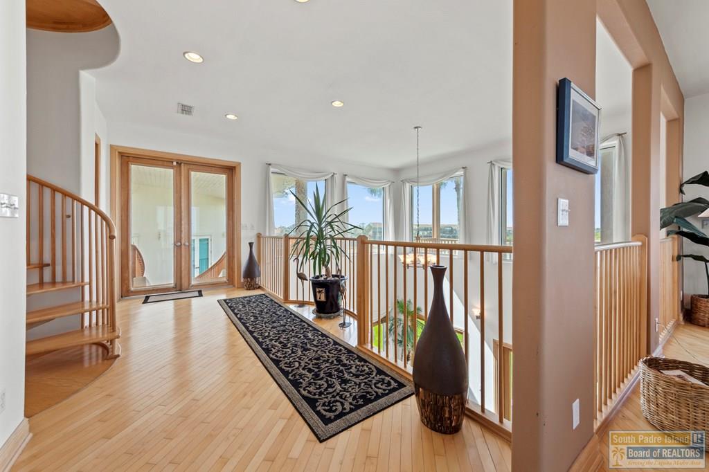1208 North Shore