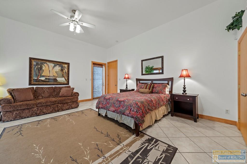 1208 North Shore
