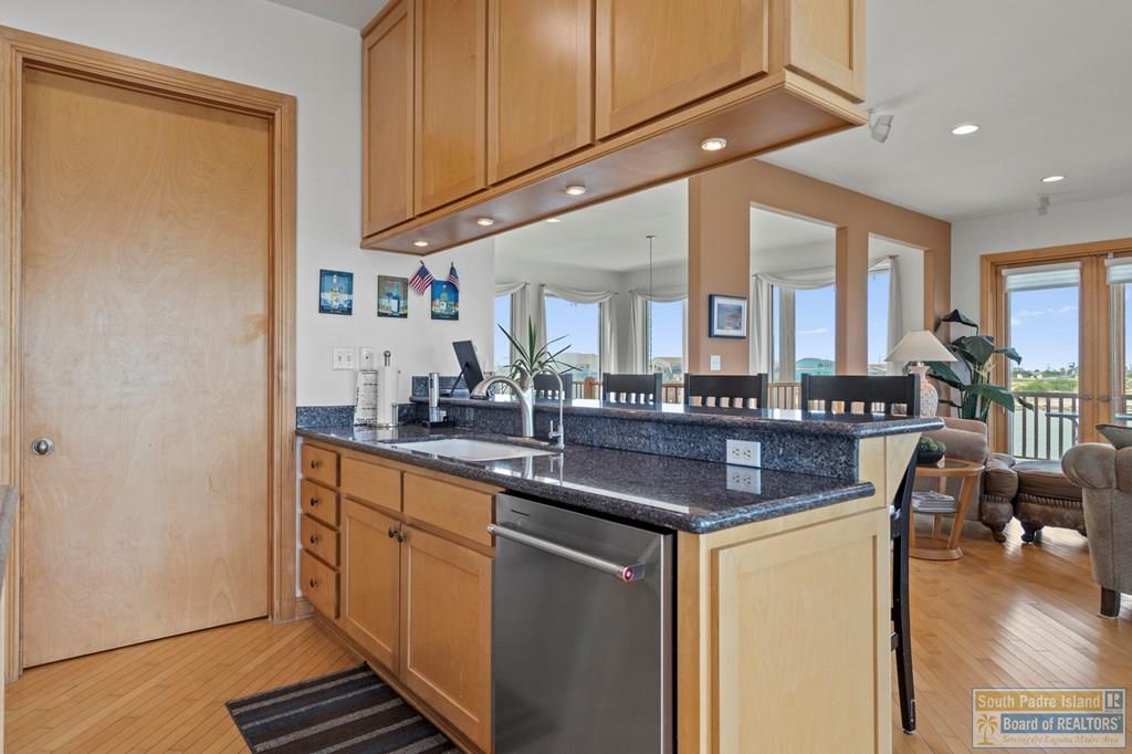1208 North Shore