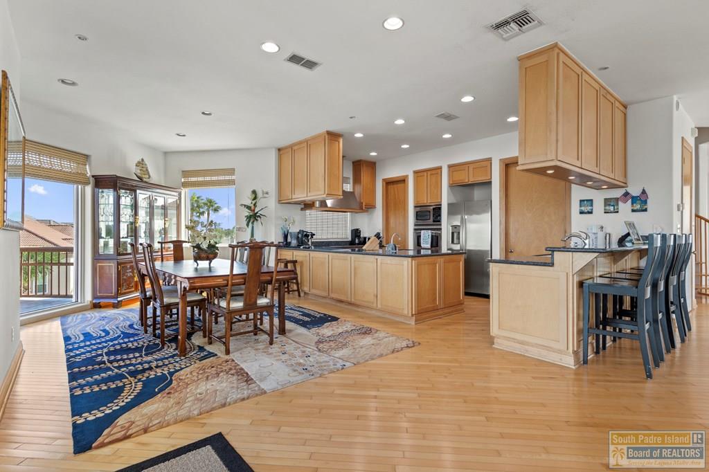 1208 North Shore