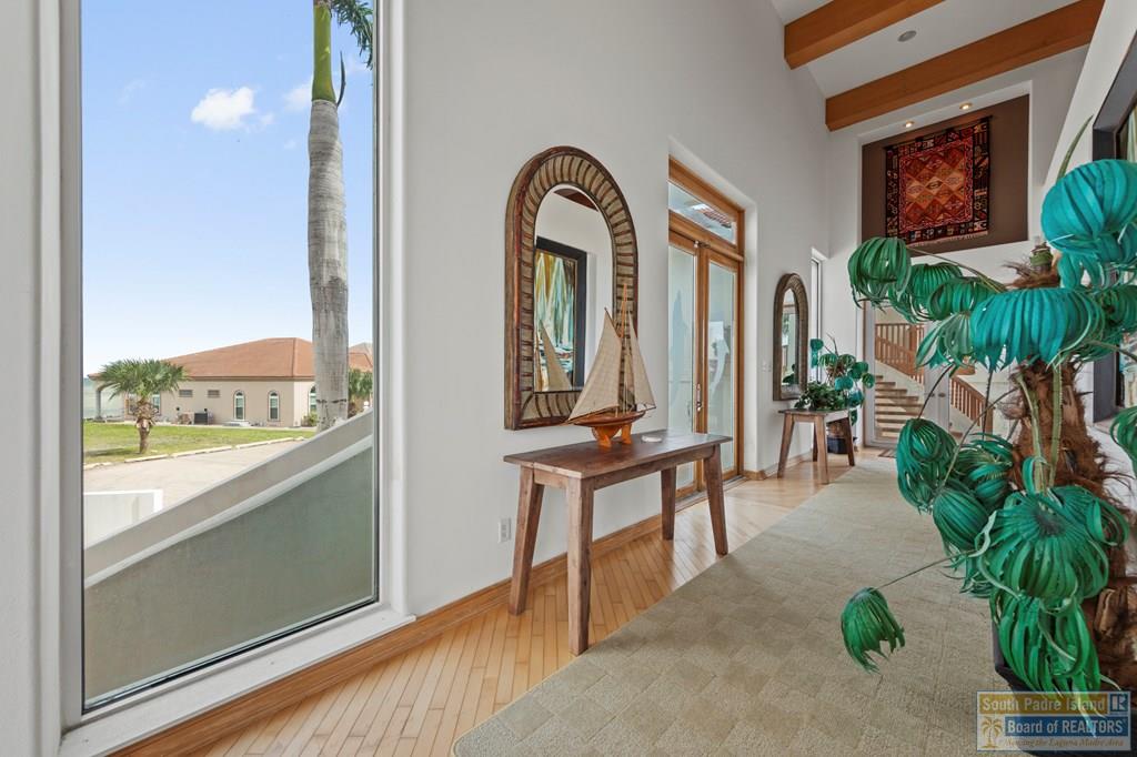1208 North Shore