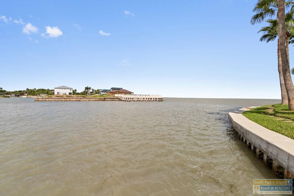 1208 North Shore