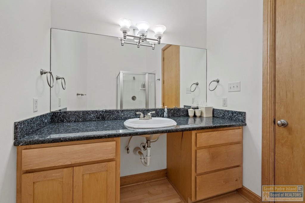 1208 North Shore