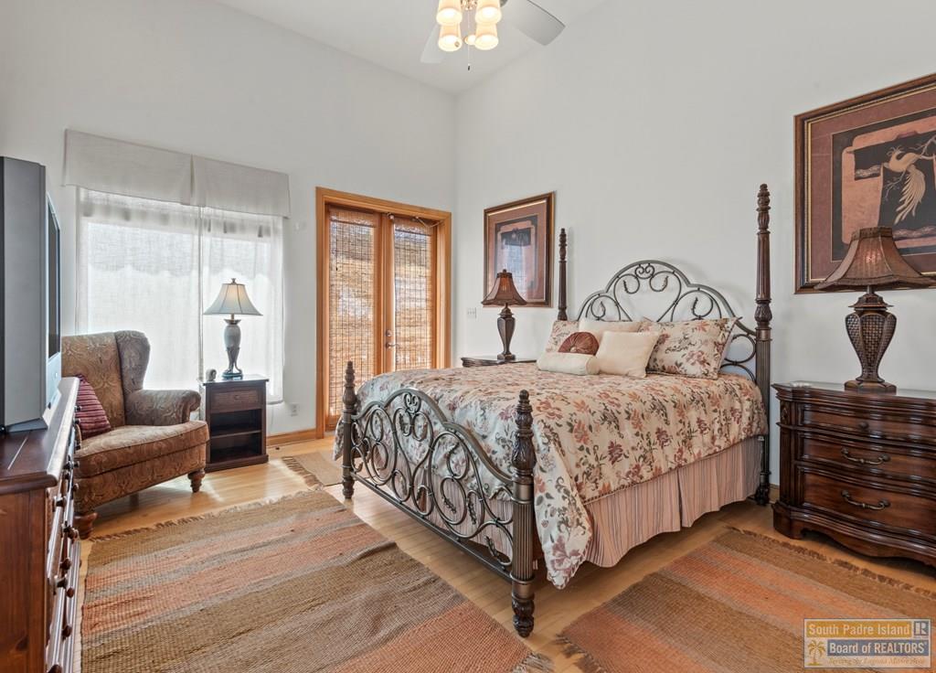 1208 North Shore