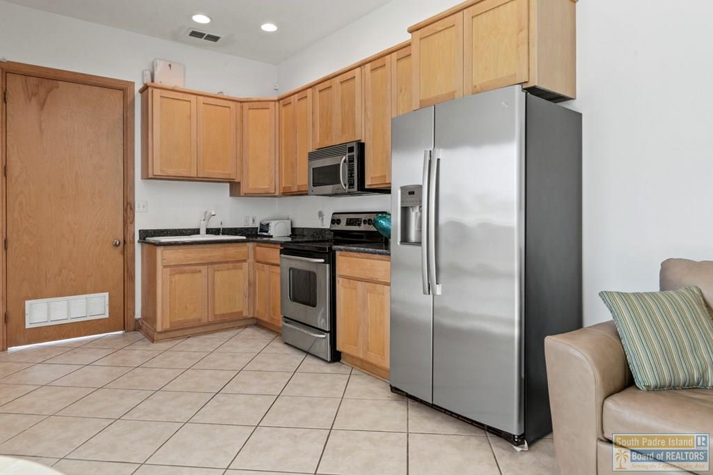 1208 North Shore