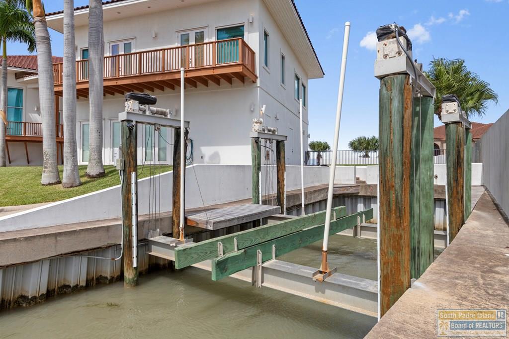 1208 North Shore