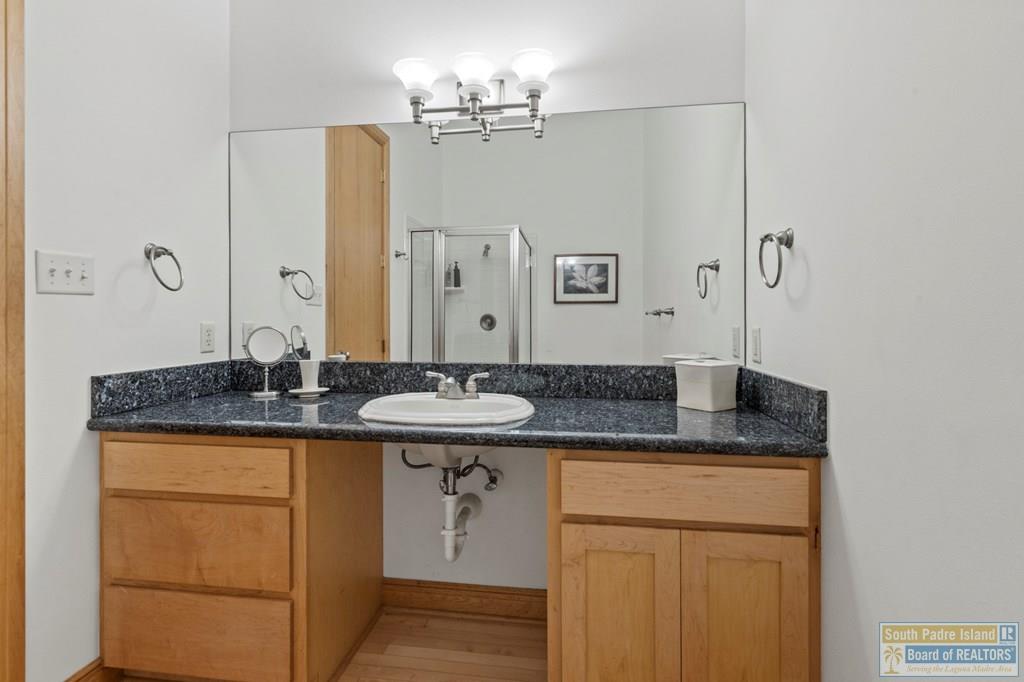 1208 North Shore