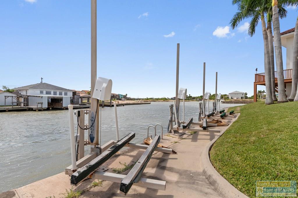 1208 North Shore