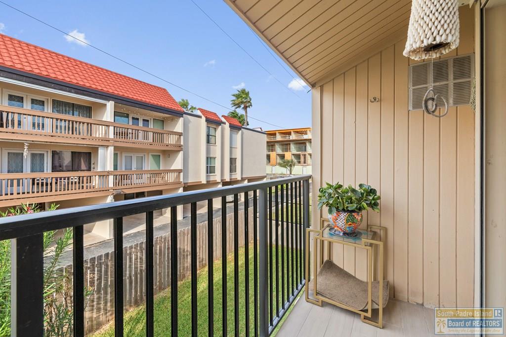 200 W Kingfish St. # D, South Padre Island Unit: 203-D