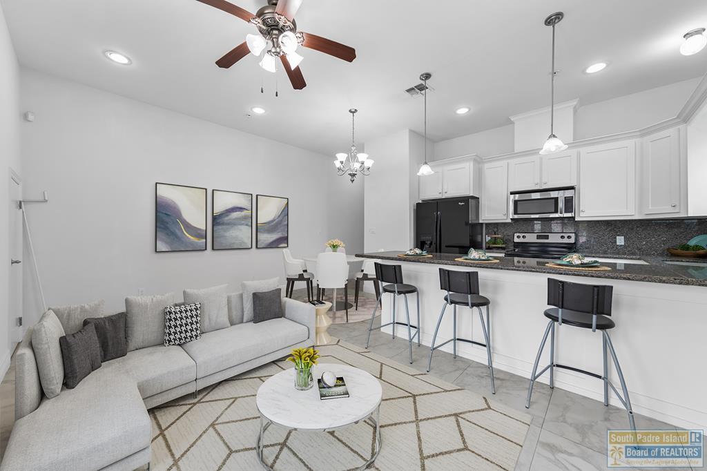 110 E Retama St. # 4 Unit: 1-4