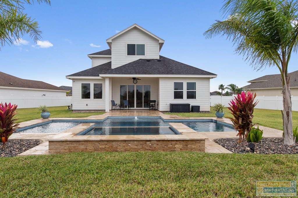 121 Torrey Pines Rd.