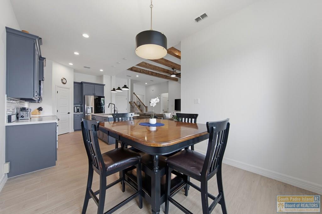 121 Torrey Pines Rd.