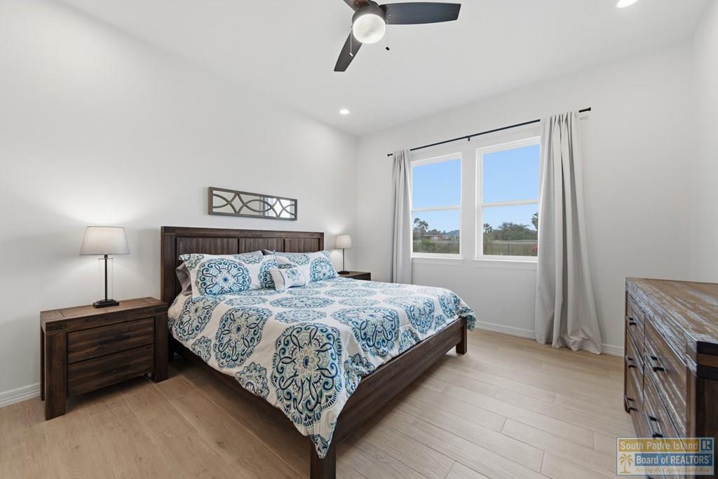 121 Torrey Pines Rd.