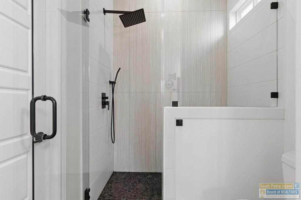 121 Torrey Pines Rd.