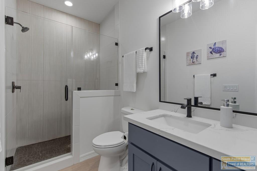 121 Torrey Pines Rd.