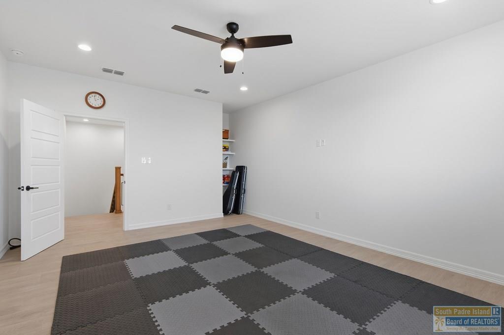 121 Torrey Pines Rd.