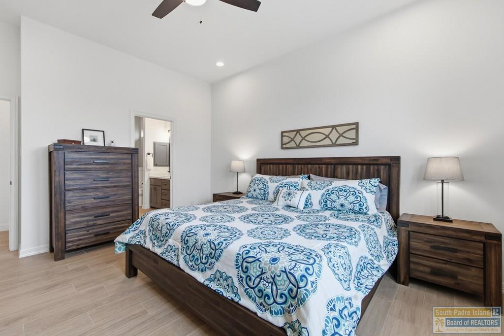 121 Torrey Pines Rd.