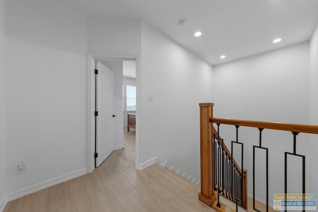 121 Torrey Pines Rd.