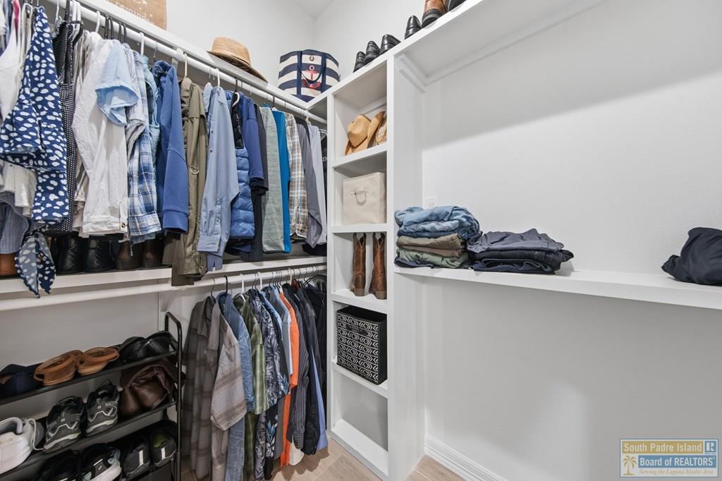 121 Torrey Pines Rd.