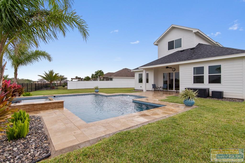 121 Torrey Pines Rd.